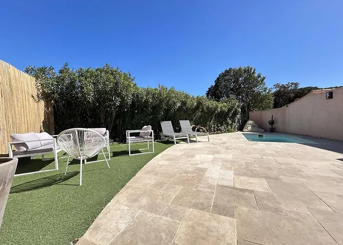 Mazet Climatise Avec Jardin, Piscine Privee Et Proche Mer, 3 Pieces, 6 Couchages A - Fr-1-226-545