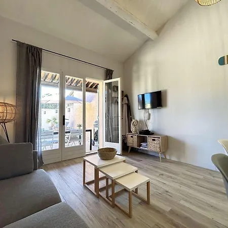 Holiday home Mazet Climatise Avec Jardin, Piscine Privee Et Proche Mer, 3 Pieces, 6 Couchages A - Fr-1-226-545 *