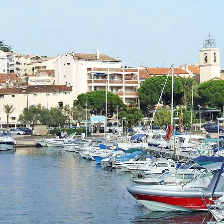 Mazet Climatise Avec Jardin, Piscine Privee Et Proche Mer, 3 Pieces, 6 Couchages A - Fr-1-226-545 Holiday home Sainte-Maxime