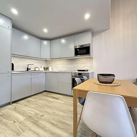 Tatil Evi Mazet Climatise Avec Jardin, Piscine Privee Et Proche Mer, 3 Pieces, 6 Couchages A - Fr-1-226-545 Sainte-Maxime